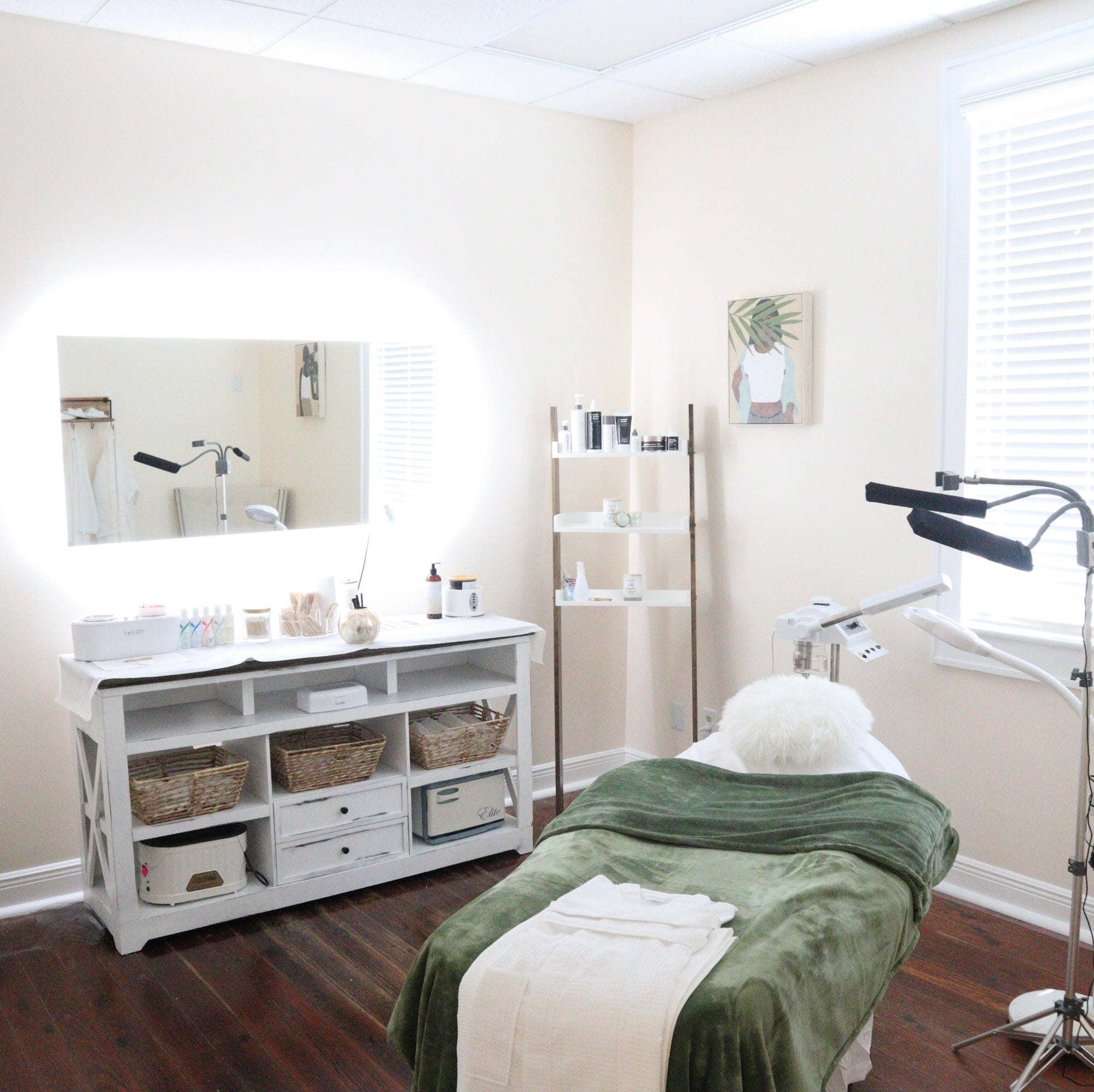 Botanical Nail and Skin Studio - New Orleans Spa Studio